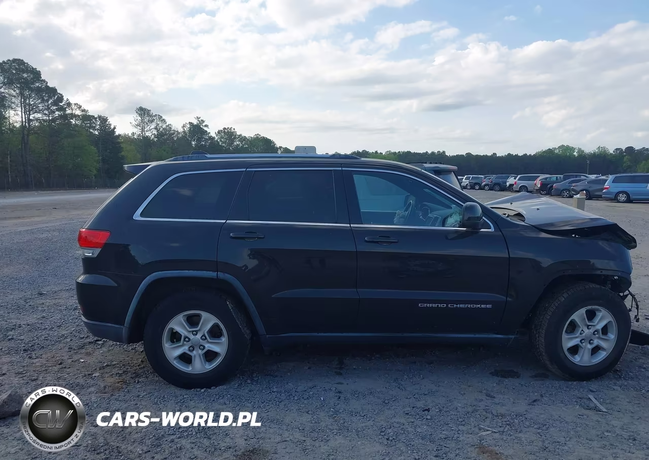 2015 Jeep Grand Cherokee Laredo VIN:1C4RJEAG1FC740080 - 13