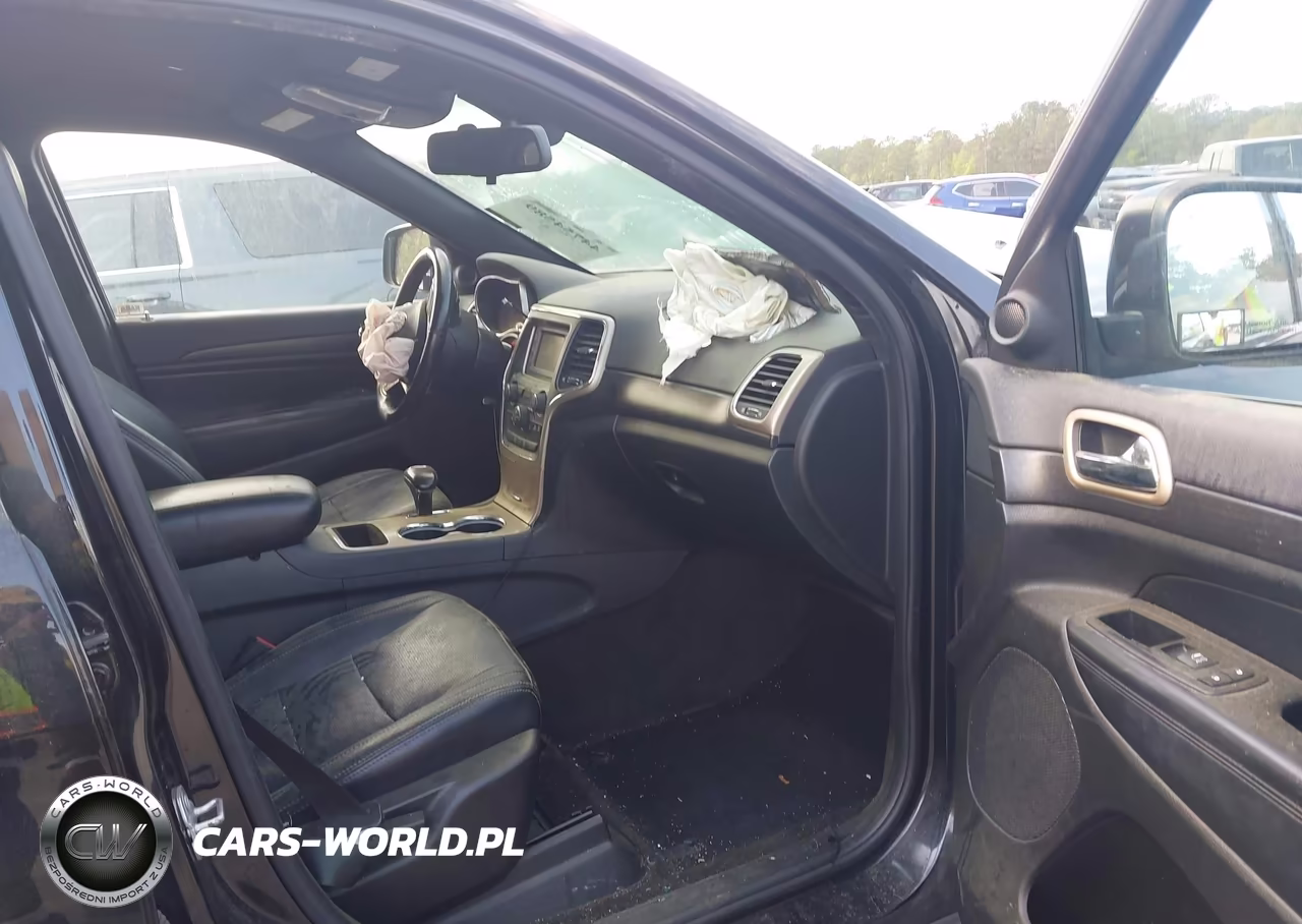 2015 Jeep Grand Cherokee Laredo VIN:1C4RJEAG1FC740080 - 5