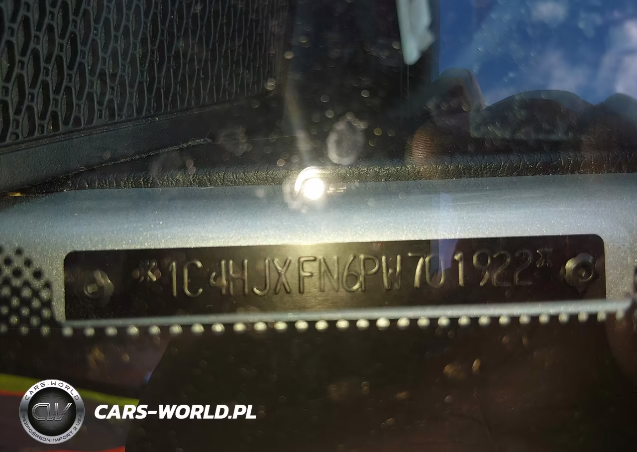 2023 Jeep Wrangler 4-Door Rubicon 4X4 VIN:1C4HJXFN6PW701922 - 18