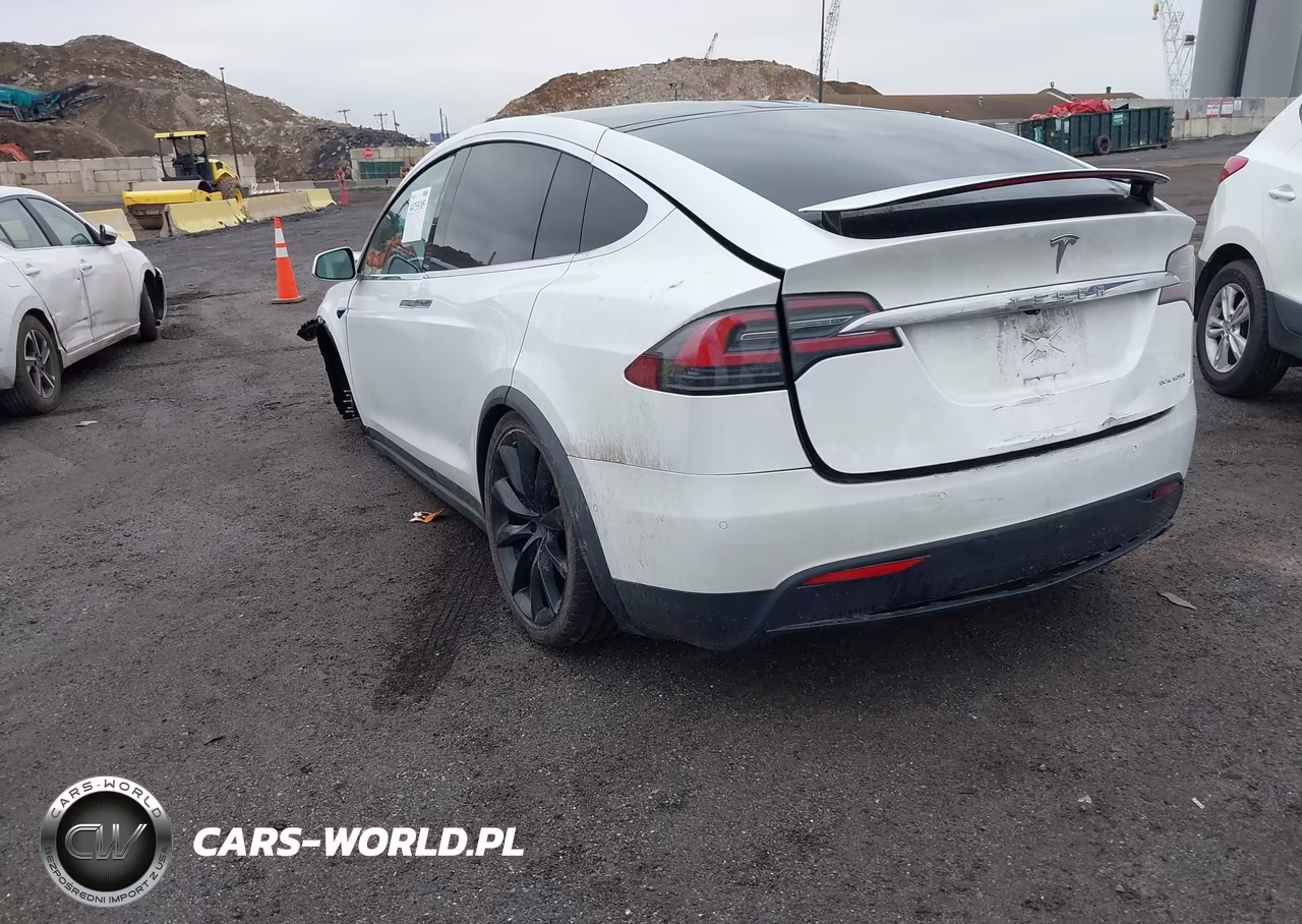 2020 Tesla Model X Long Range Dual Motor All-Wheel Drive-Long Range Plus Dual Motor All-Wheel Drive VIN:5YJXCBE25LF282282 - 3