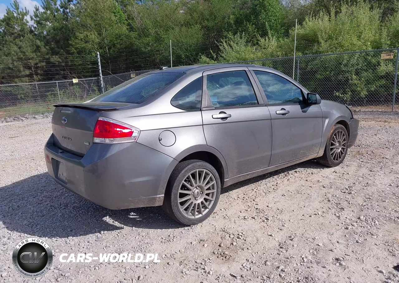2011 Ford Focus Ses VIN:1FAHP3GN1BW184257 - 4