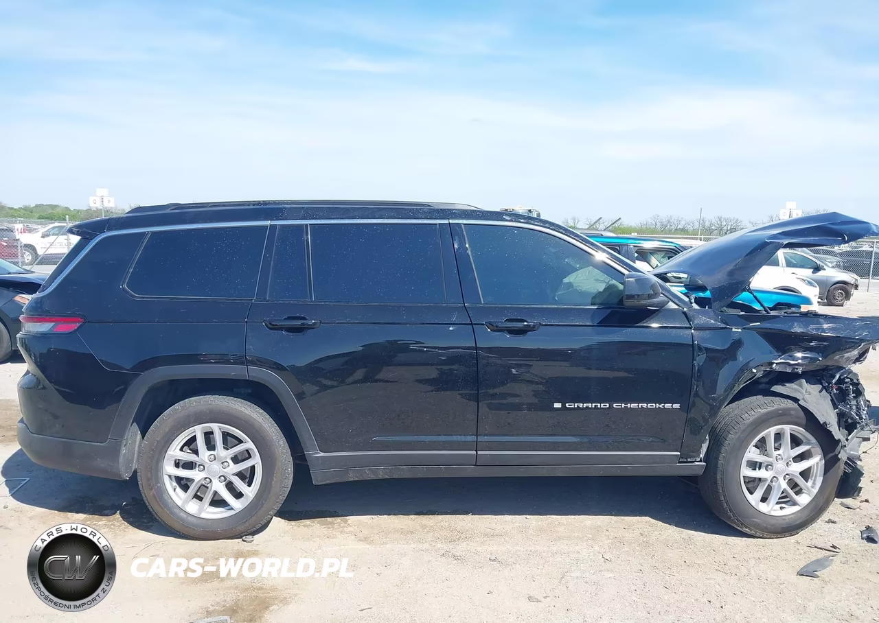 2025 Jeep Grand Cherokee L Laredo X 4X2 VIN:1C4RJJAGXS8649881 - 13