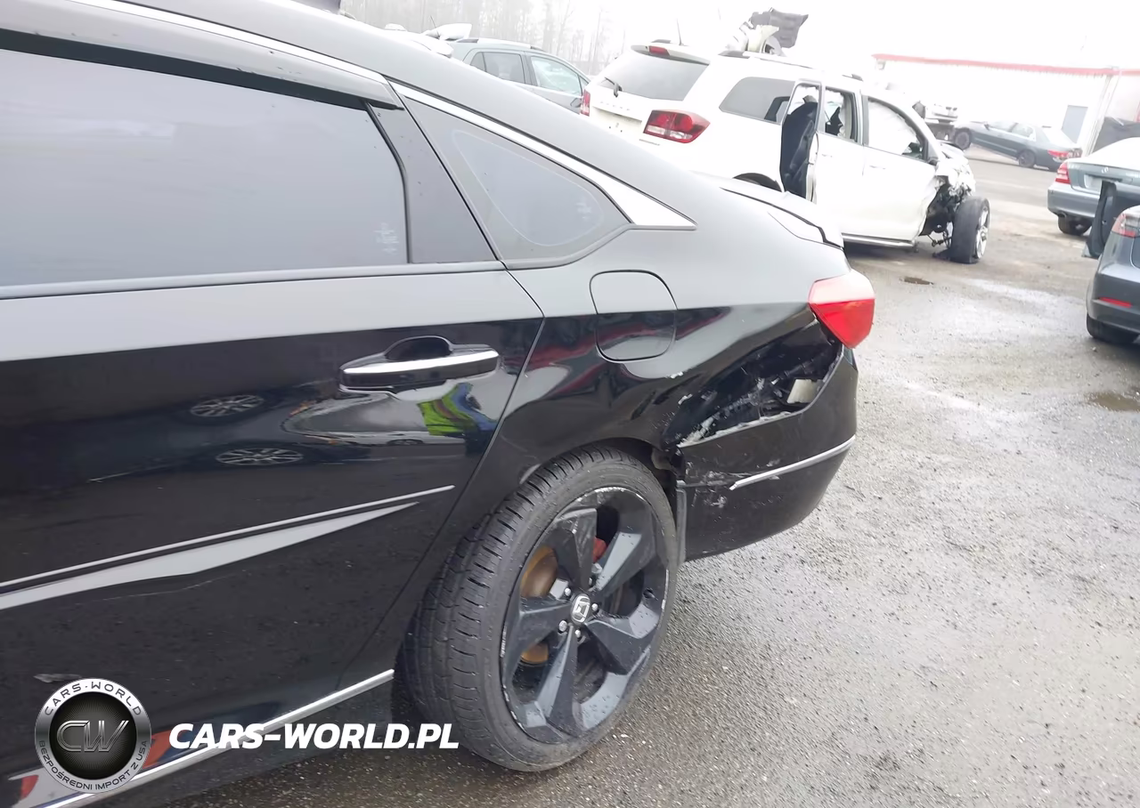 2018 Honda Accord Touring VIN:1HGCV1F94JA175276 - 6