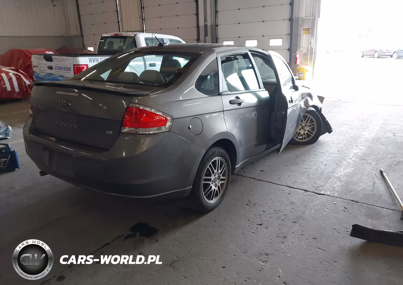 2010 Ford Focus Se VIN:1FAHP3FN8AW280628 - 4