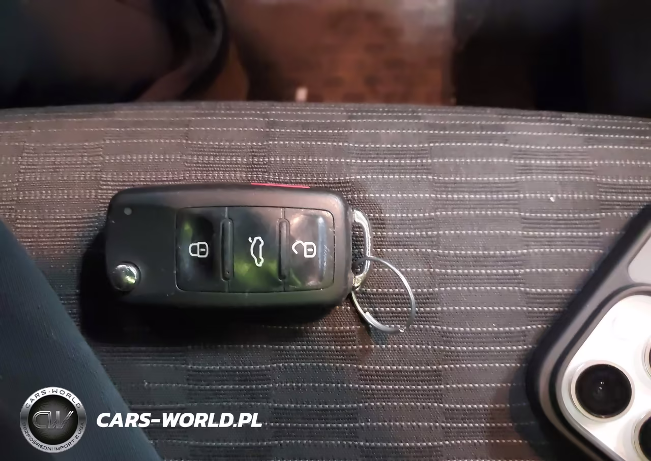 2018 Volkswagen Tiguan Limited 2.0T VIN:WVGAV7AX3JK000196 - 11
