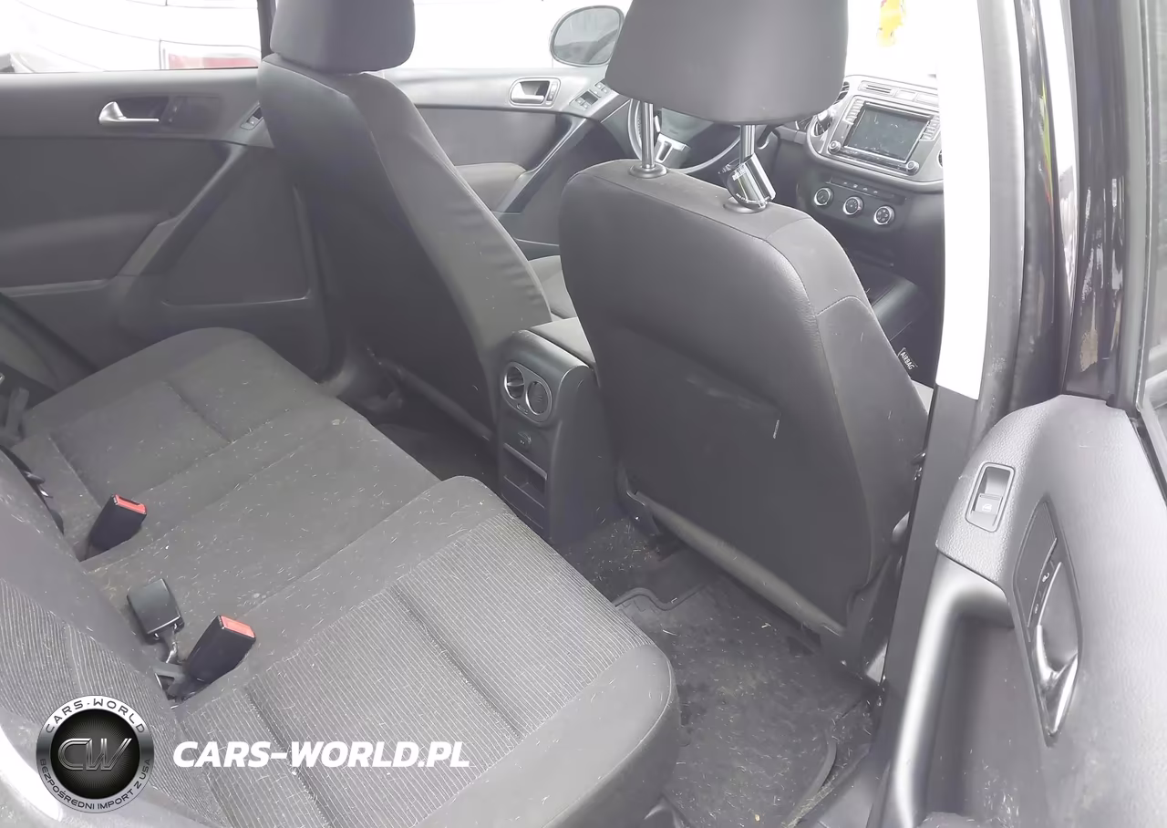 2018 Volkswagen Tiguan Limited 2.0T VIN:WVGAV7AX3JK000196 - 8