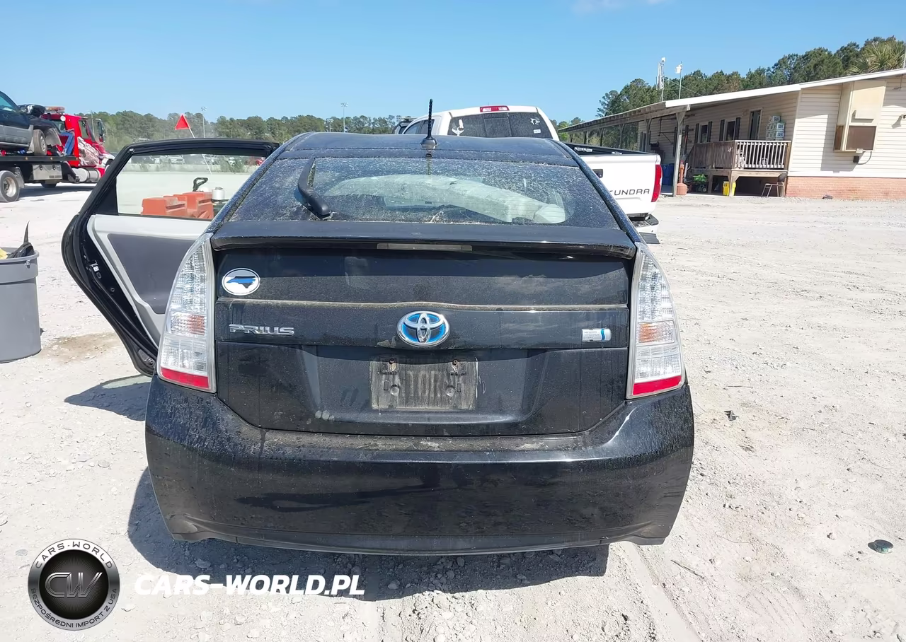 2011 Toyota Prius Two VIN:JTDKN3DU5B5300888 - 16