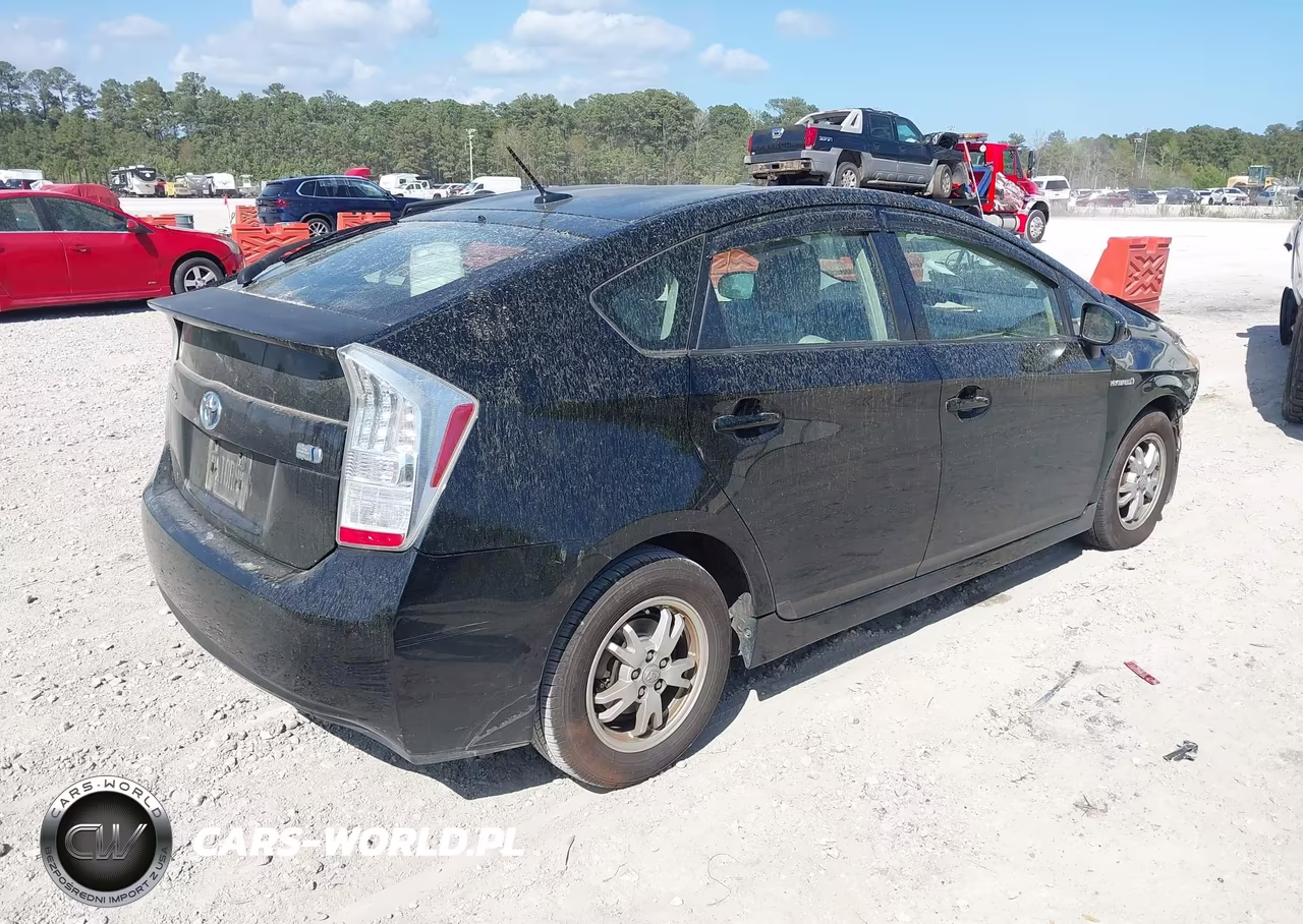 2011 Toyota Prius Two VIN:JTDKN3DU5B5300888 - 4
