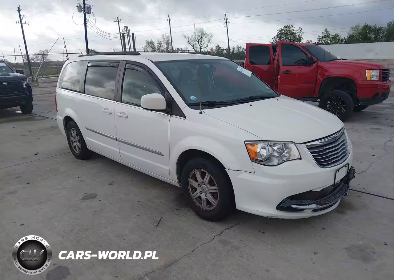 2013 Chrysler Town & Country Touring