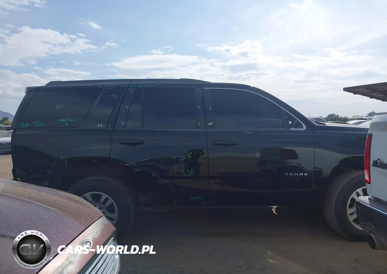 2019 Chevrolet Tahoe Lt VIN:1GNSCBKCXKR204698 - 13