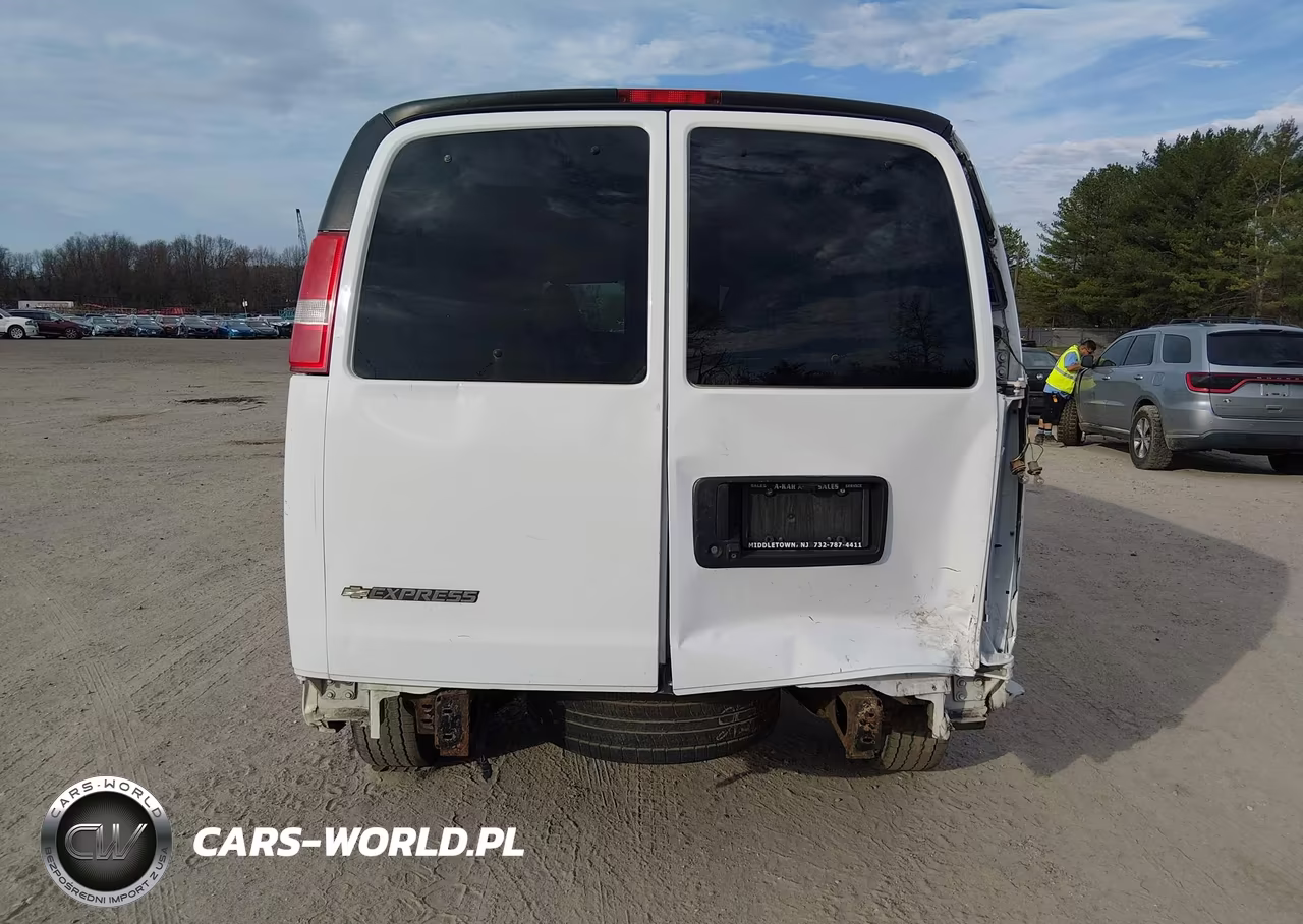 2018 Chevrolet Express 3500 Lt VIN:1GAZGPFG4J1279425 - 17