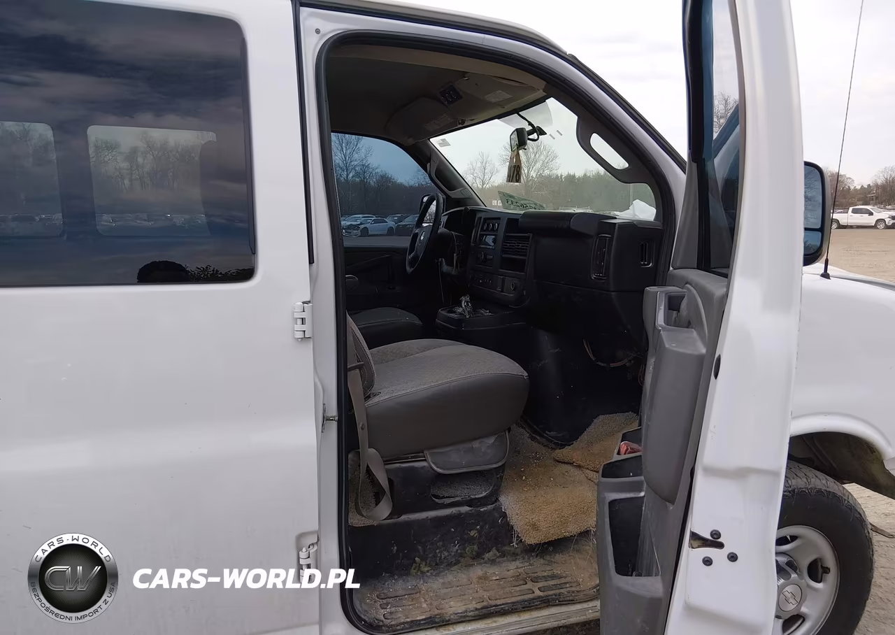 2018 Chevrolet Express 3500 Lt VIN:1GAZGPFG4J1279425 - 5