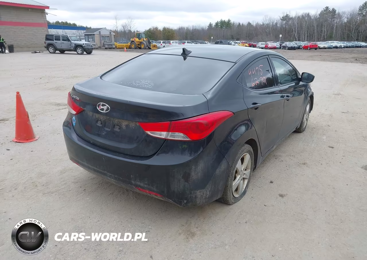 2013 Hyundai Elantra Gls VIN:KMHDH4AE2DU873092 - 4