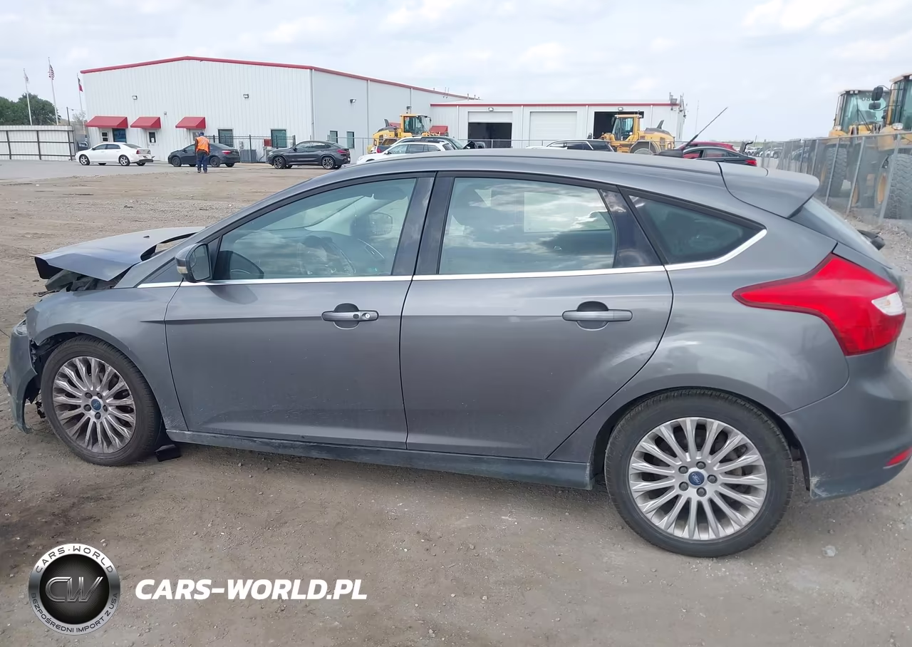 2012 Ford Focus Titanium VIN:1FAHP3N29CL402019 - 13