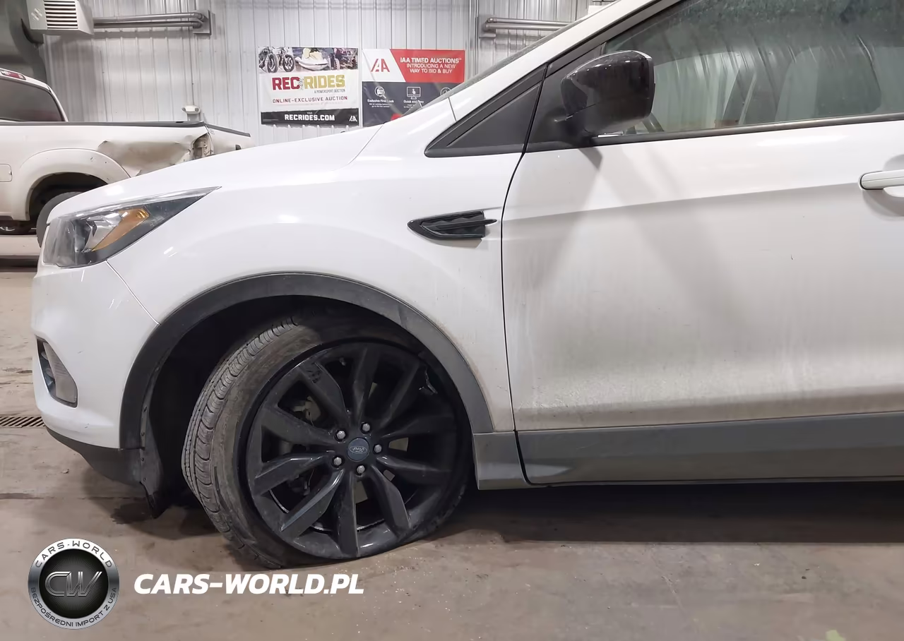 2017 Ford Escape Se VIN:1FMCU9GD2HUE96451 - 14