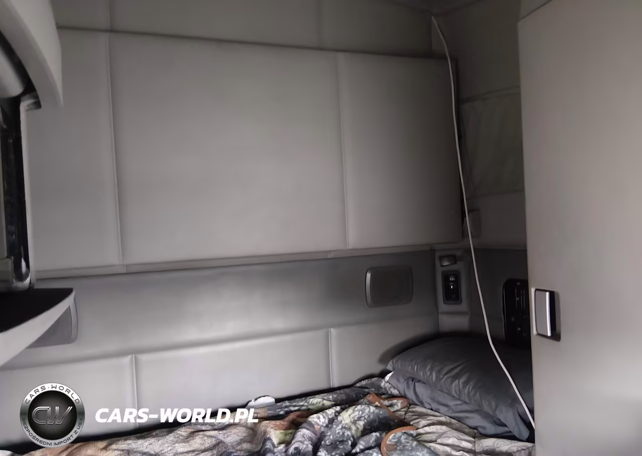 2018 Kenworth T680 VIN:1XKYD49X4JJ182459 - 18