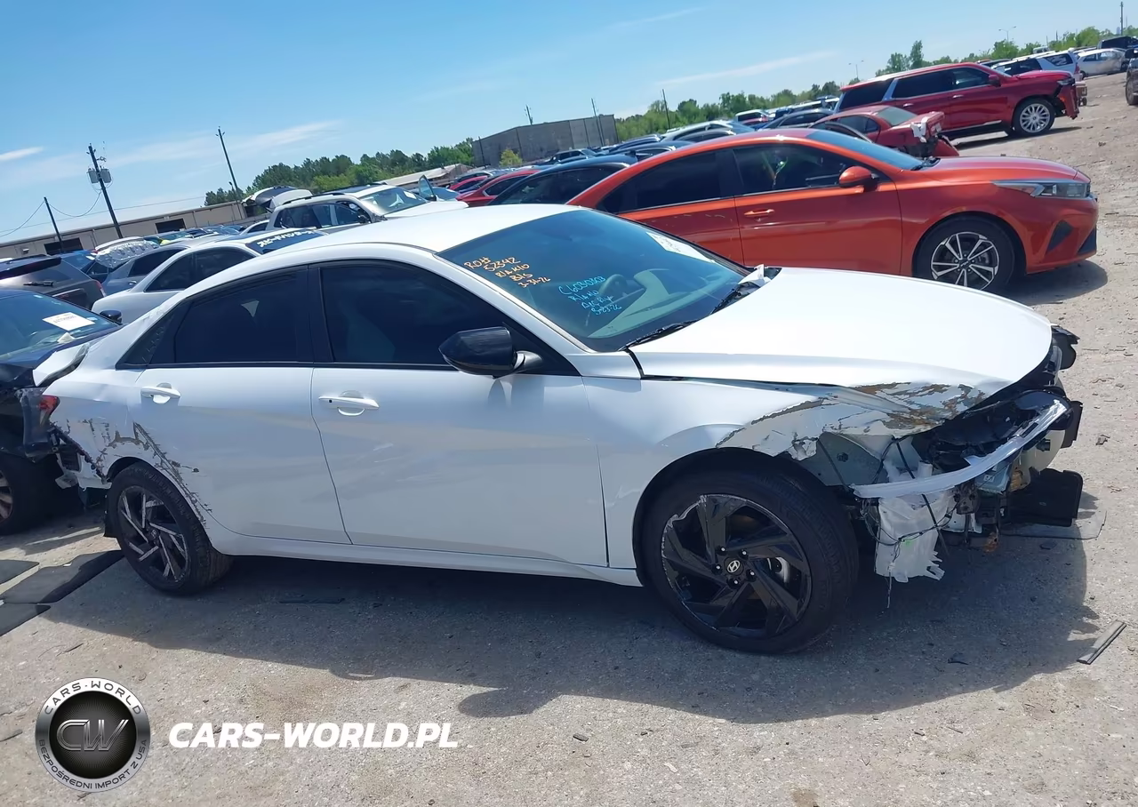 2026 Hyundai Elantra Sel Sport VIN:KMHLM4DG4TU142201 - 12