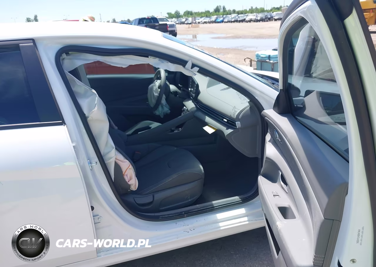 2026 Hyundai Elantra Sel Sport VIN:KMHLM4DG4TU142201 - 5