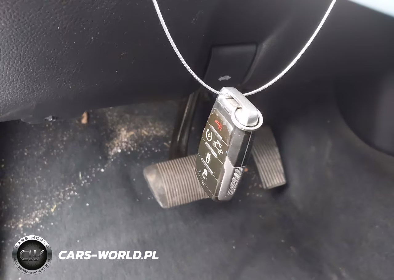 2019 Ram 1500 VIN:1C6SRFJT8KN823220 - 11