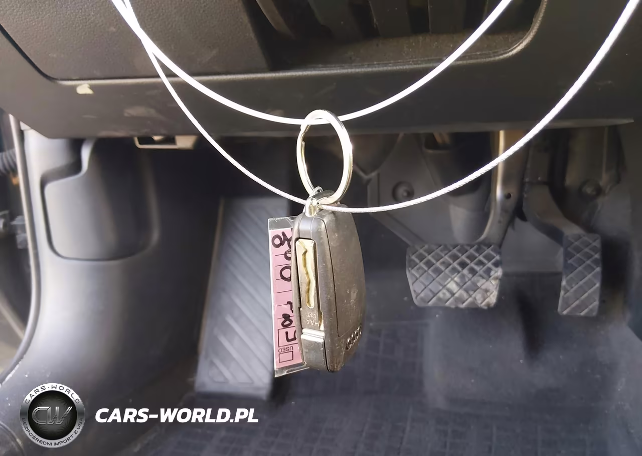2018 Audi A3 2.0T Premium VIN:WAUAUGFF8J1040350 - 11
