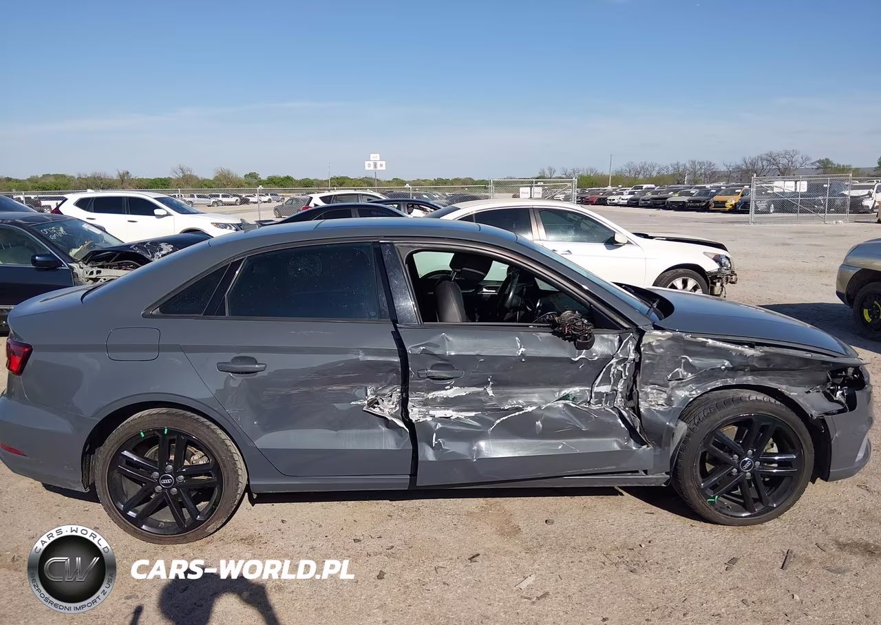 2018 Audi A3 2.0T Premium VIN:WAUAUGFF8J1040350 - 13