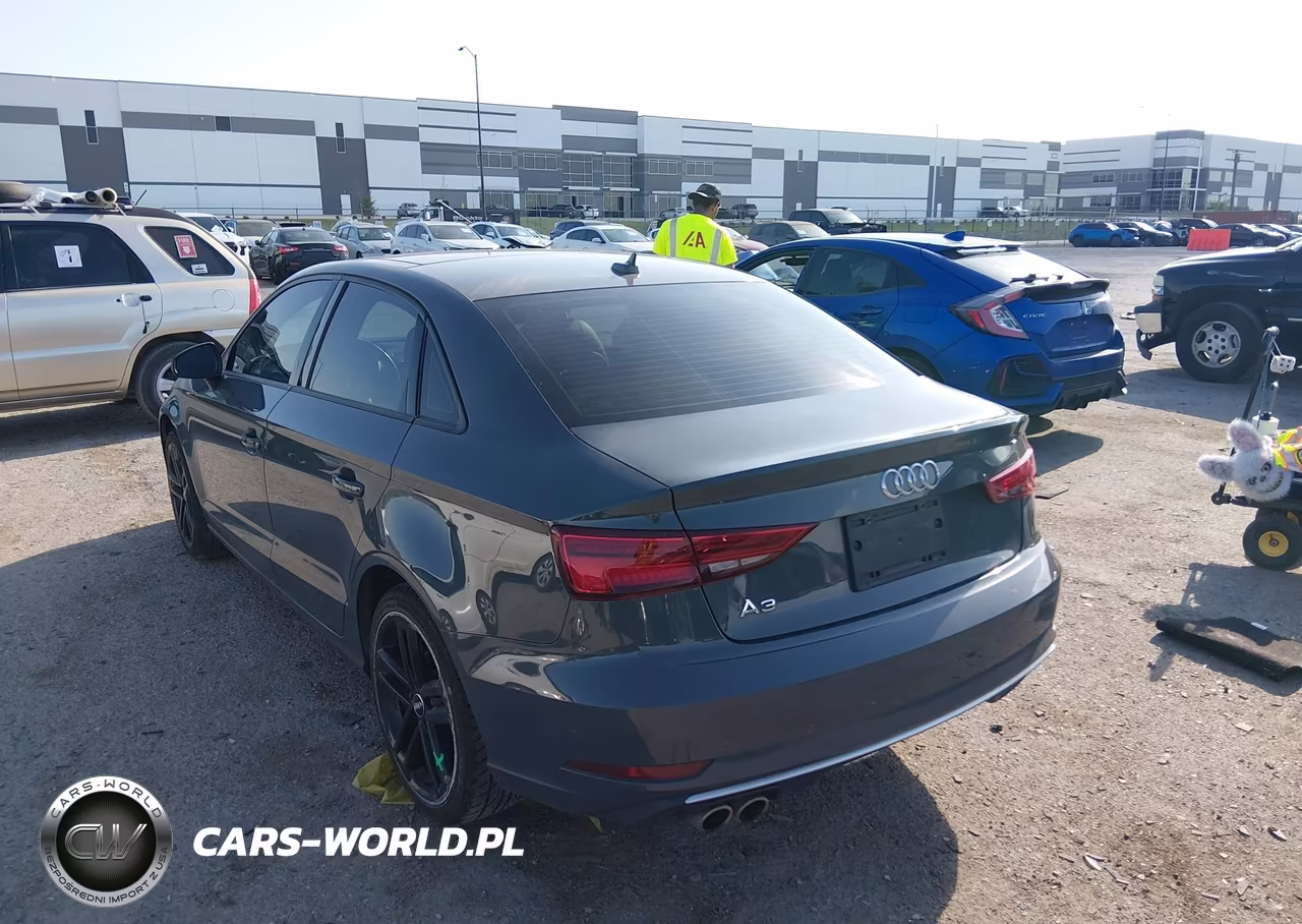 2018 Audi A3 2.0T Premium VIN:WAUAUGFF8J1040350 - 3