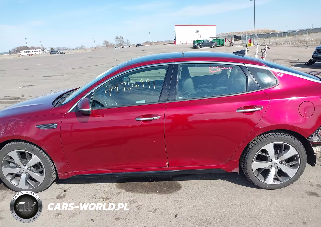 2019 Kia Optima S VIN:5XXGT4L30KG279857 - 15
