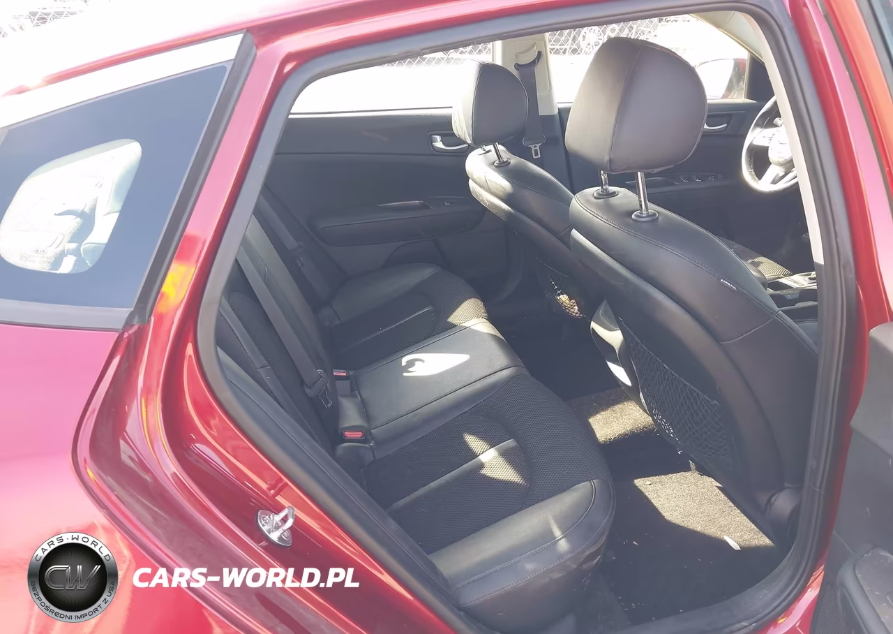 2019 Kia Optima S VIN:5XXGT4L30KG279857 - 8