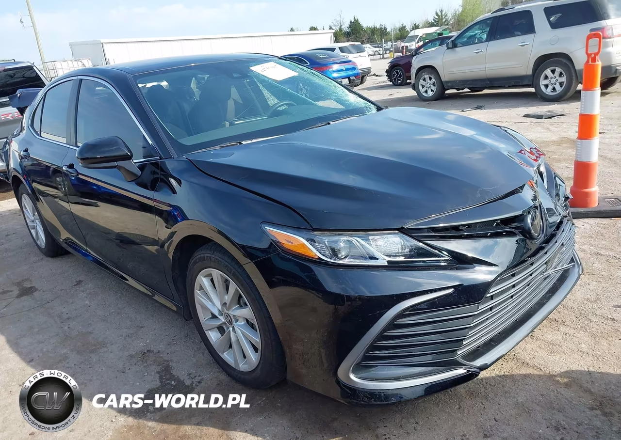 2024 Toyota Camry Le – zdjęcie 1 z 16