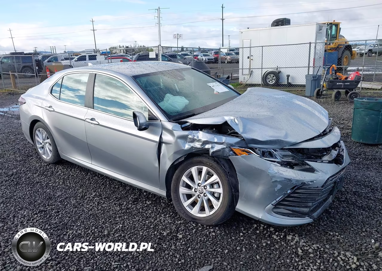 2023 Toyota Camry Le – zdjęcie 1 z 16