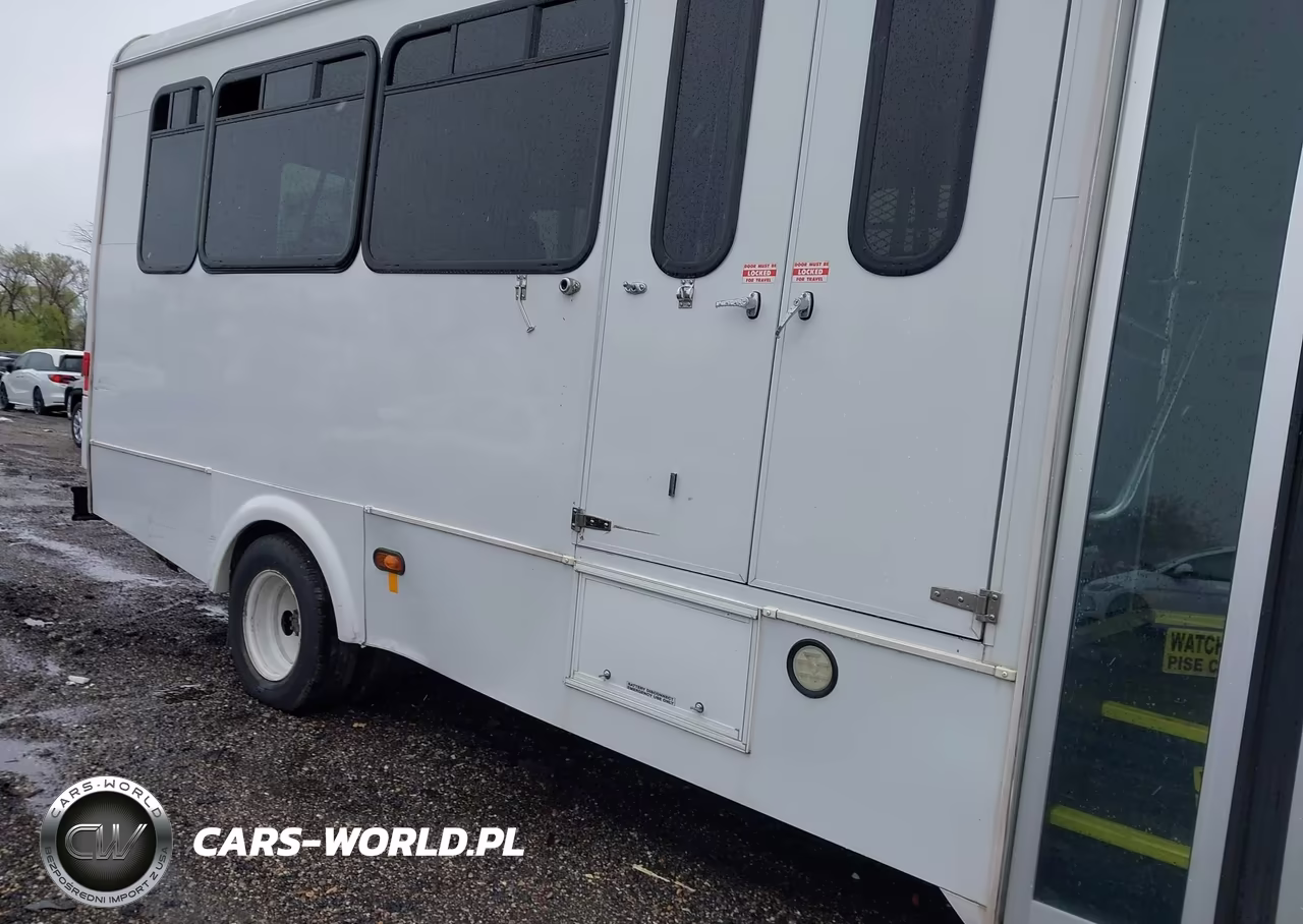 2017 Ford E-450 Cutaway VIN:1FDFE4FS1HDC57311 - 11