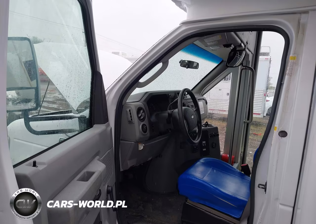 2017 Ford E-450 Cutaway VIN:1FDFE4FS1HDC57311 - 6