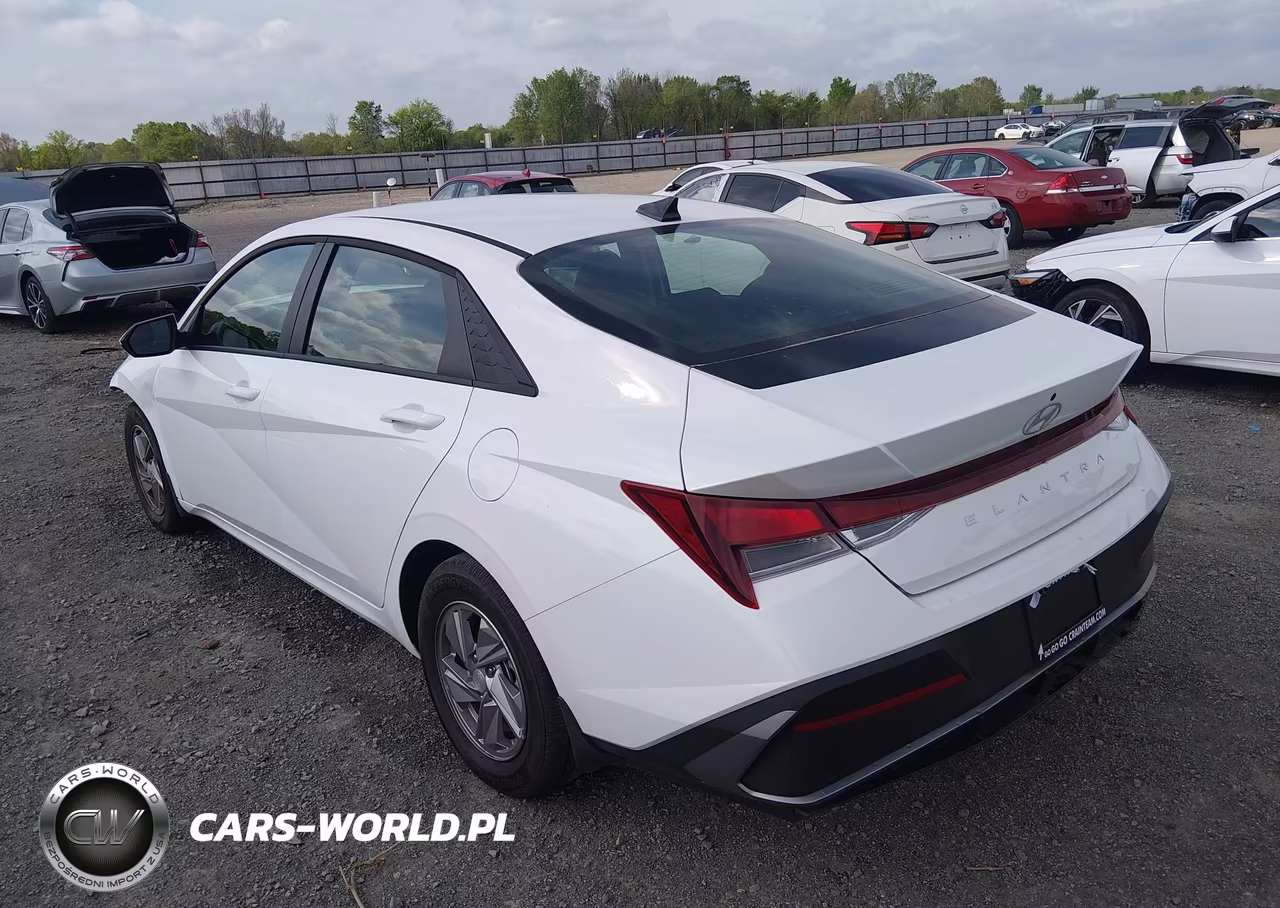 2026 Hyundai Elantra Se VIN:KMHLL4DG7TU152319 - 3