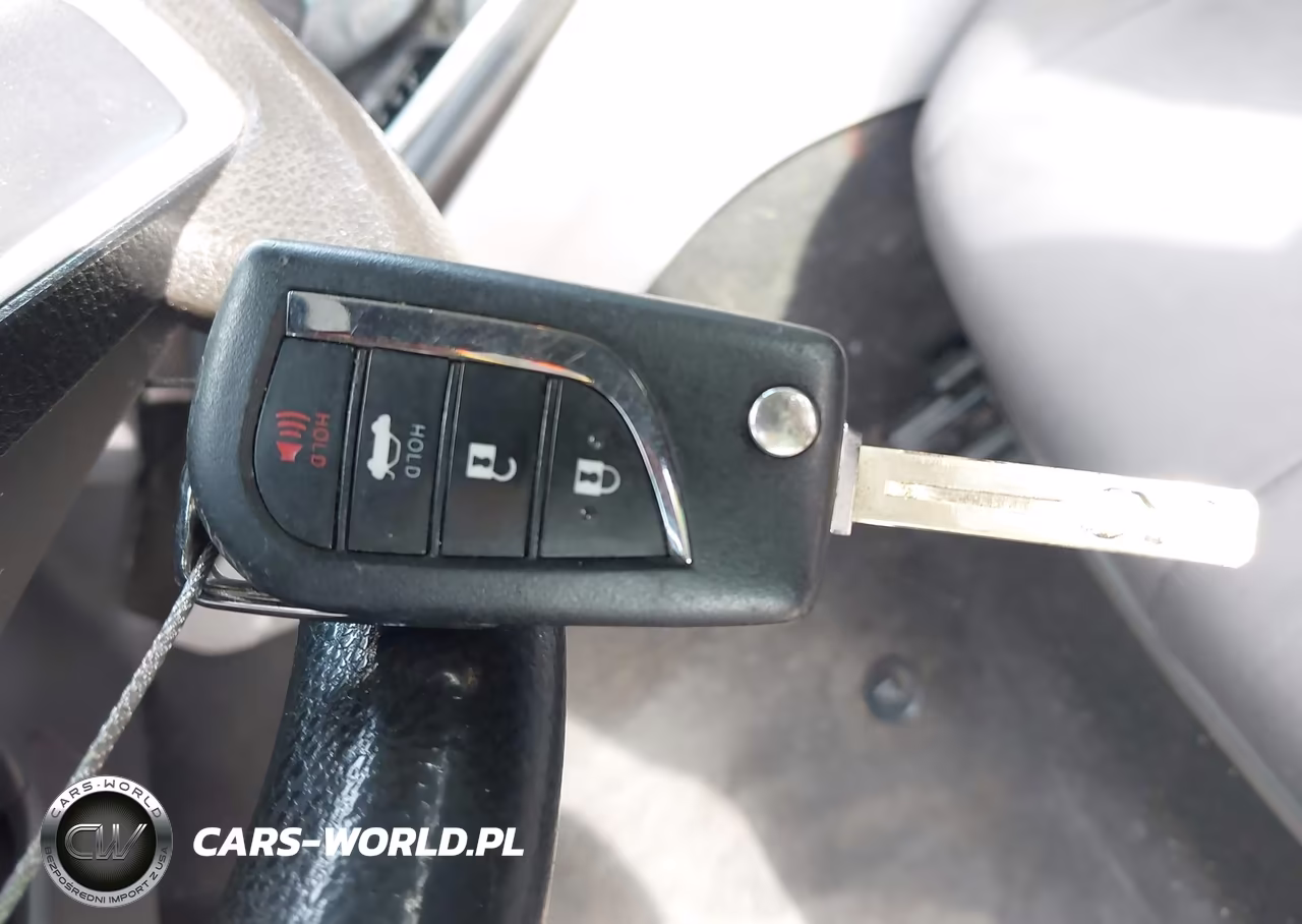 2021 Toyota Camry Le VIN:4T1C11AKXMU555130 - 11