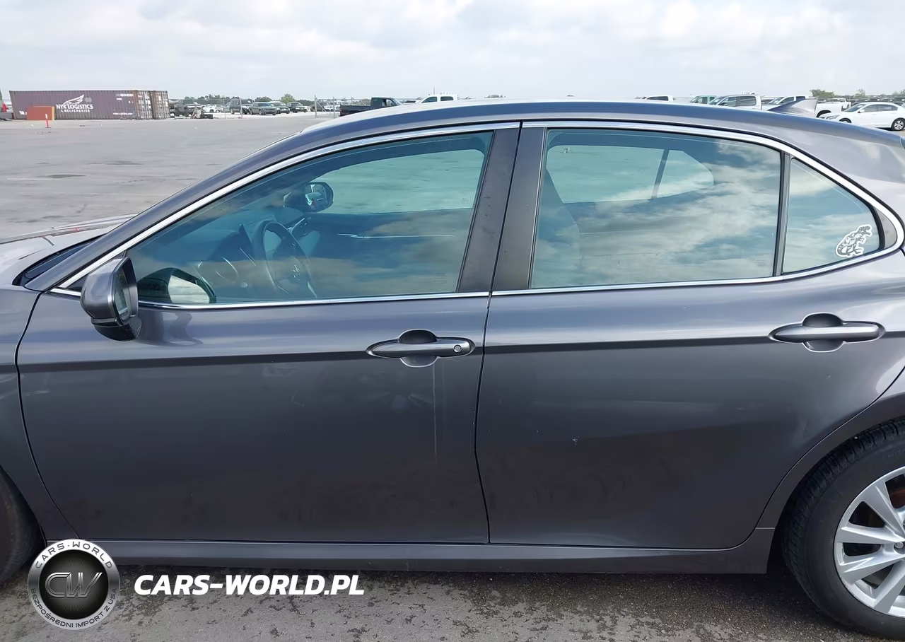 2021 Toyota Camry Le VIN:4T1C11AKXMU555130 - 14