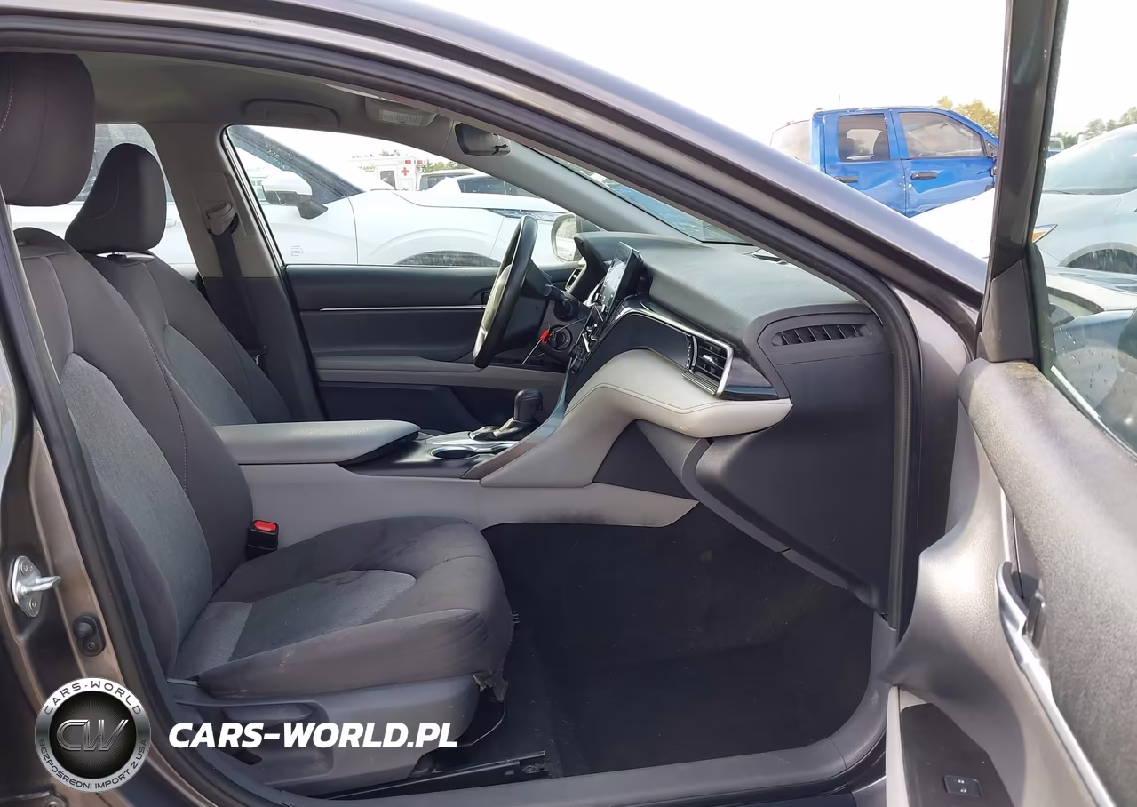 2021 Toyota Camry Le VIN:4T1C11AKXMU555130 - 5