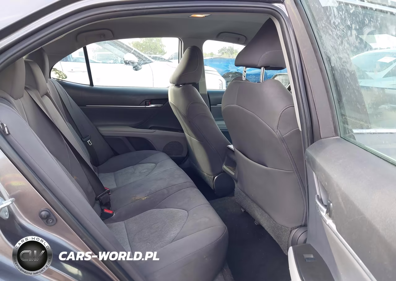 2021 Toyota Camry Le VIN:4T1C11AKXMU555130 - 8