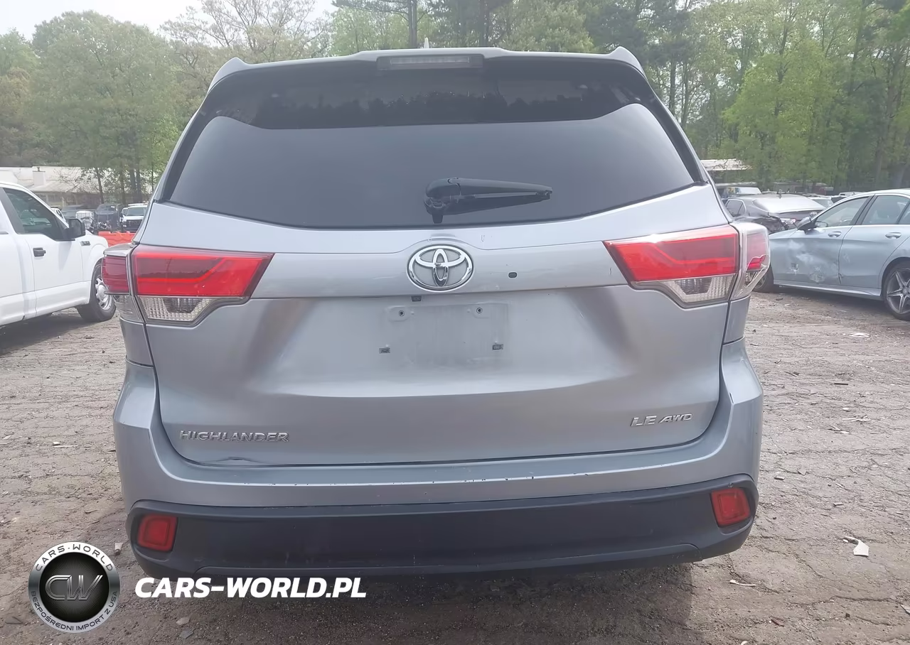 2016 Toyota Highlander Le Plus V6 VIN:5TDBKRFH5GS240236 - 17