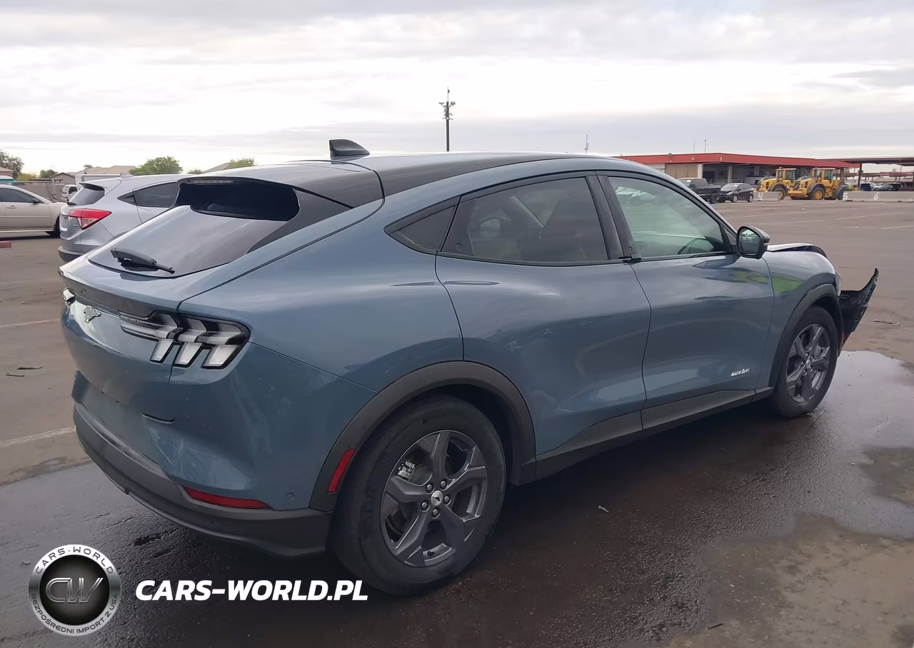 2023 Ford Mustang Mach-E Select VIN:3FMTK1RM6PMA29976 - 4
