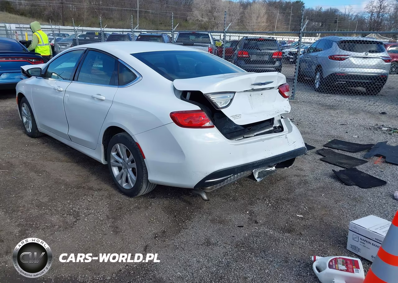2015 Chrysler 200 Limited VIN:1C3CCCABXFN756635 - 3