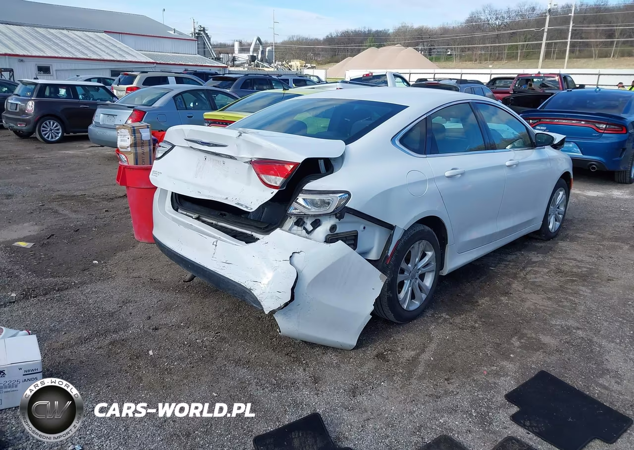 2015 Chrysler 200 Limited VIN:1C3CCCABXFN756635 - 4