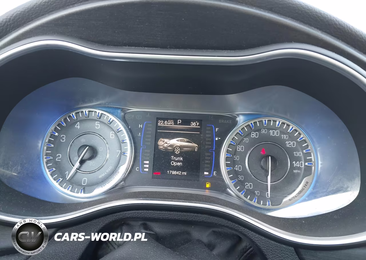 2015 Chrysler 200 Limited VIN:1C3CCCABXFN756635 - 7