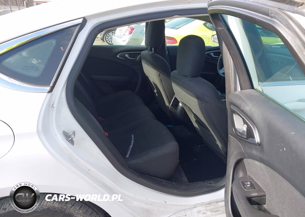 2015 Chrysler 200 Limited VIN:1C3CCCABXFN756635 - 8