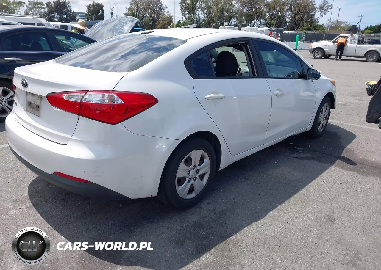2016 Kia Forte Lx VIN:KNAFX4A65G5549400 - 4