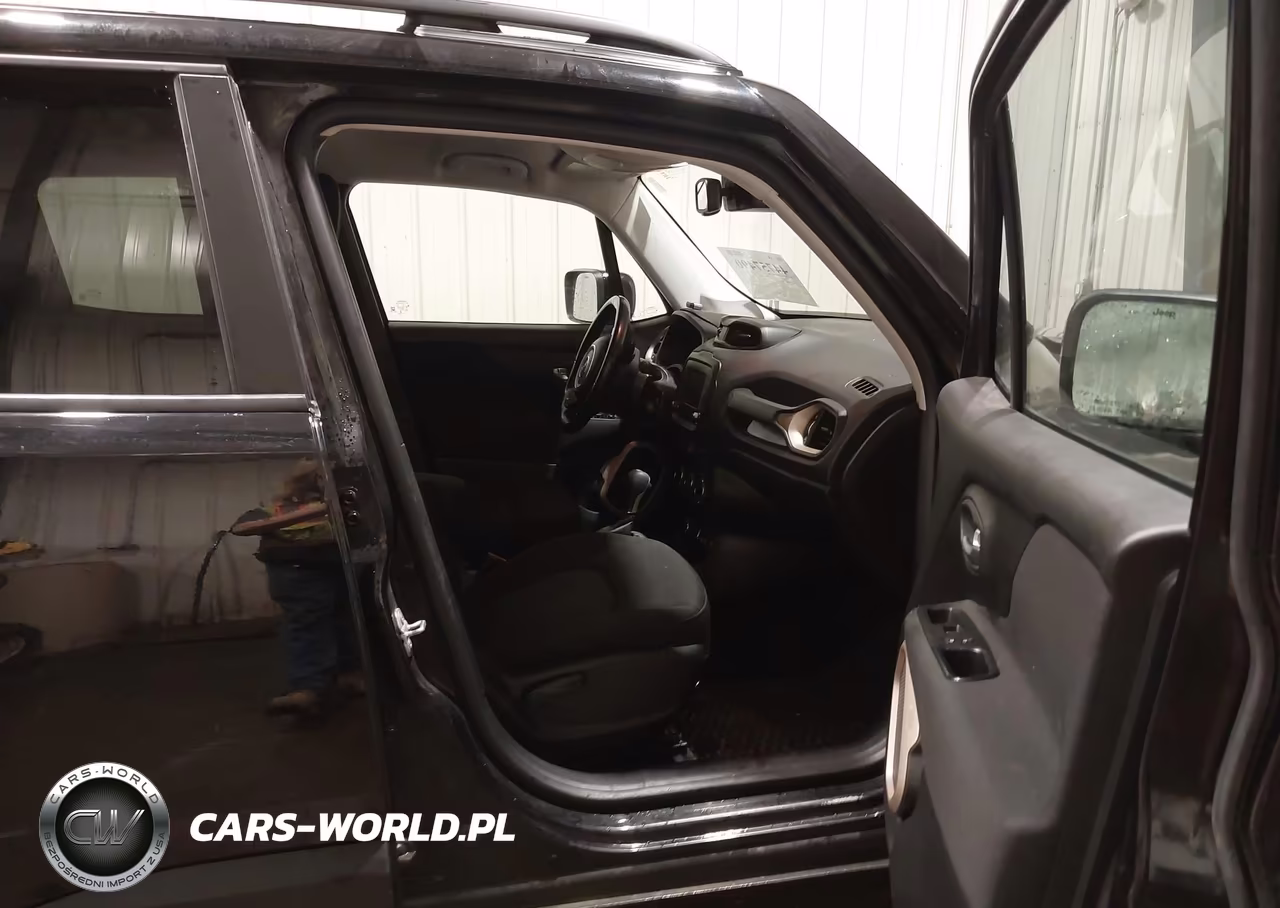 2017 Jeep Renegade Latitude 4X4 VIN:ZACCJBBB2HPG24750 - 5