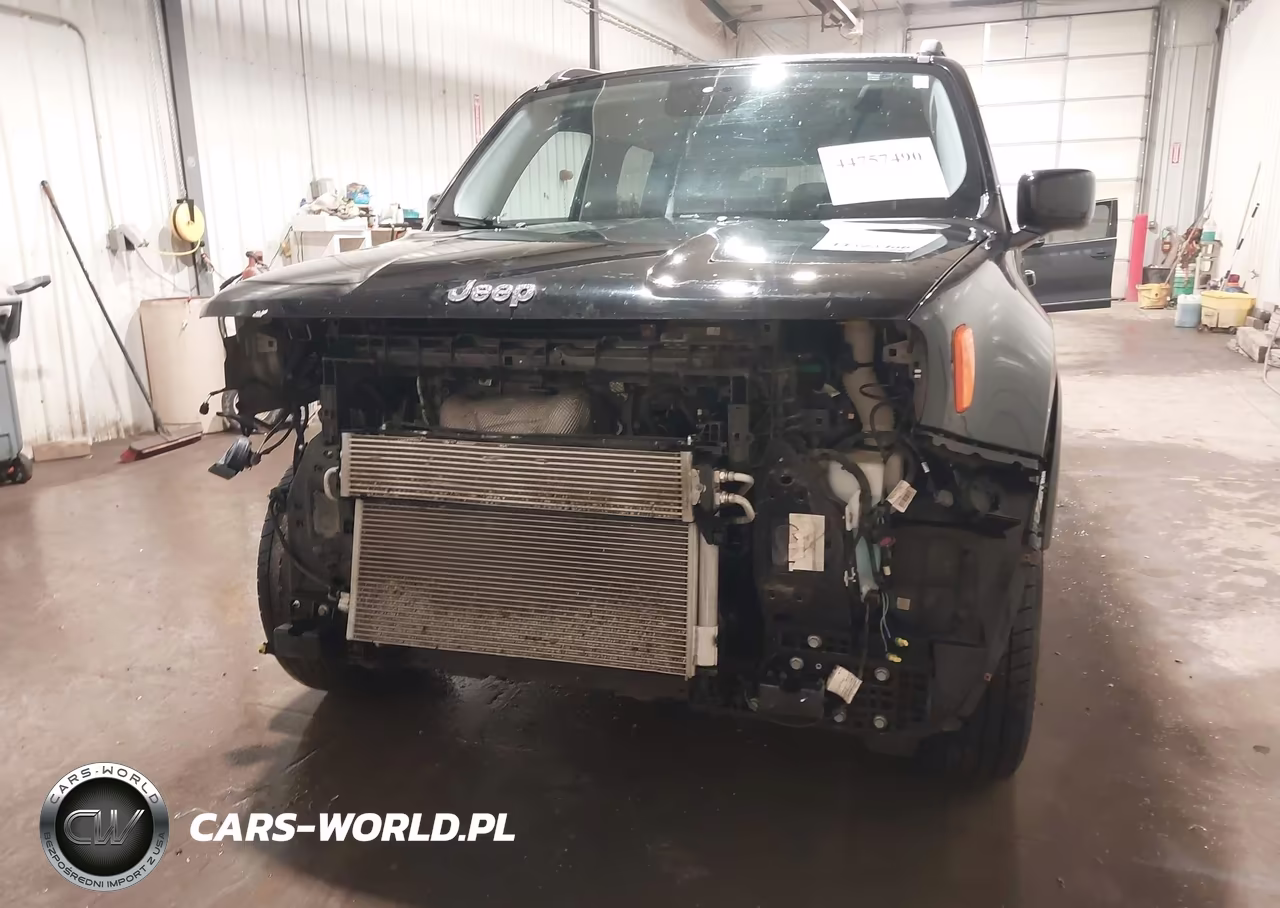 2017 Jeep Renegade Latitude 4X4 VIN:ZACCJBBB2HPG24750 - 6