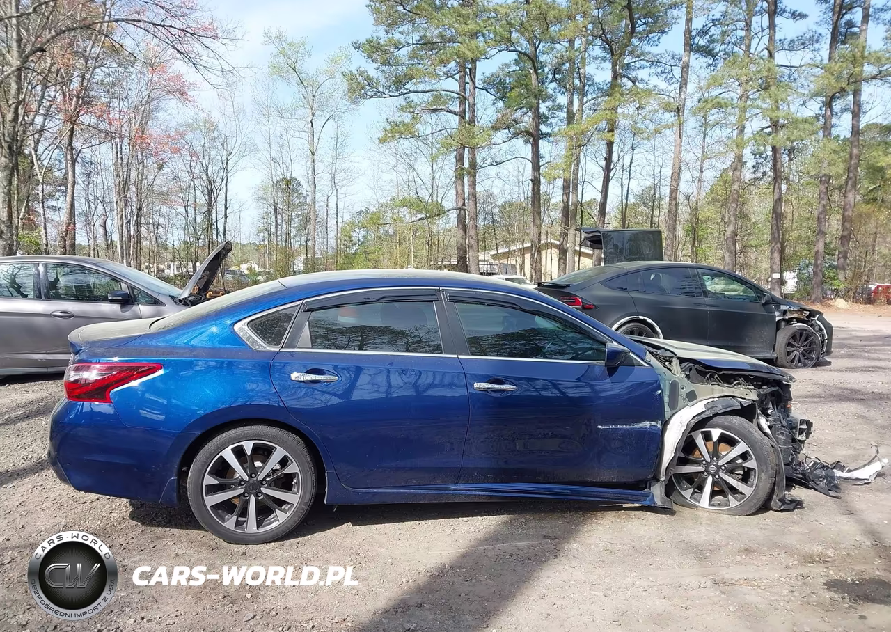 2018 Nissan Altima 2.5 Sr VIN:1N4AL3AP9JC137890 - 19