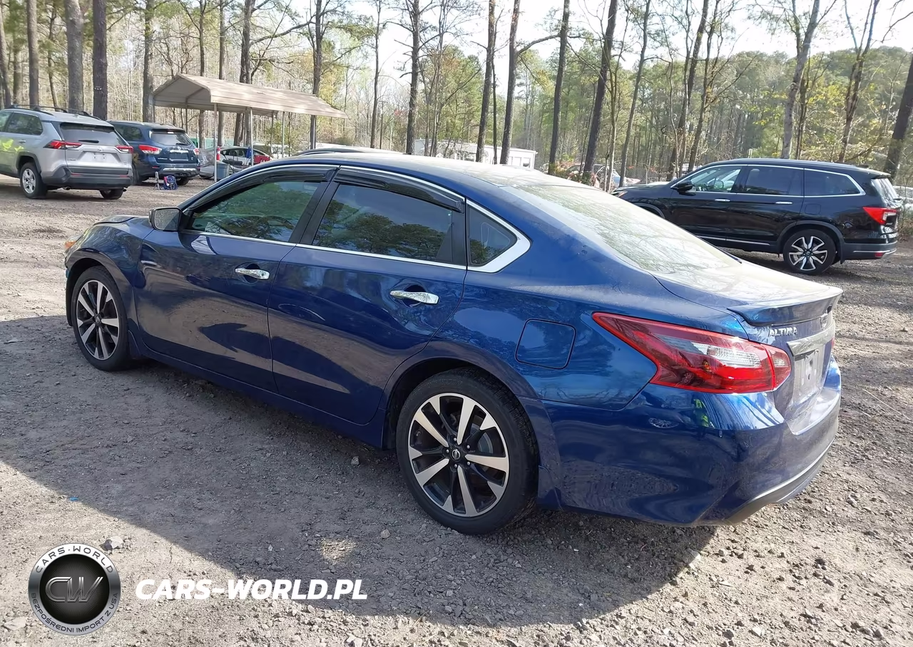 2018 Nissan Altima 2.5 Sr VIN:1N4AL3AP9JC137890 - 3