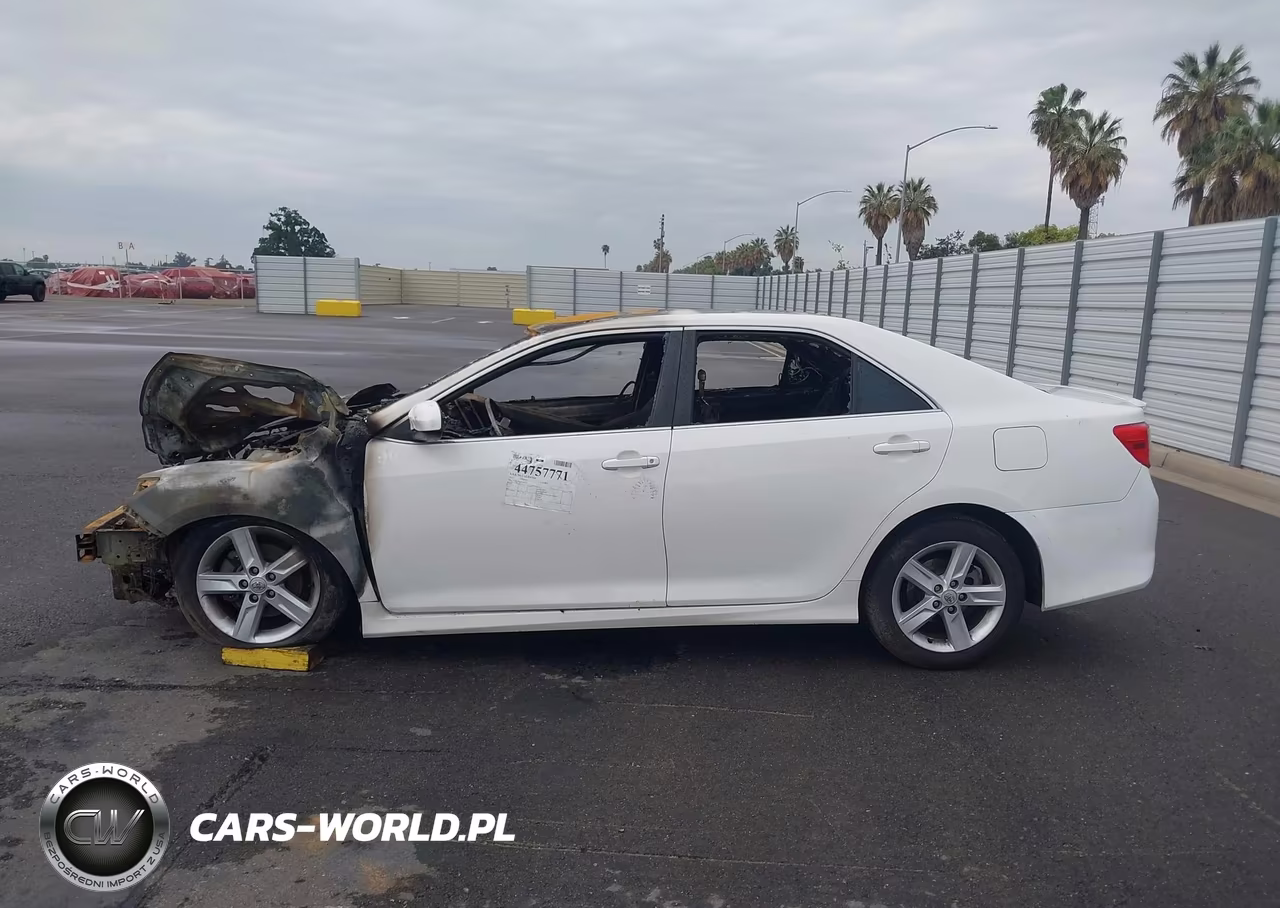 2013 Toyota Camry Se VIN:4T1BF1FK4DU696295 - 13