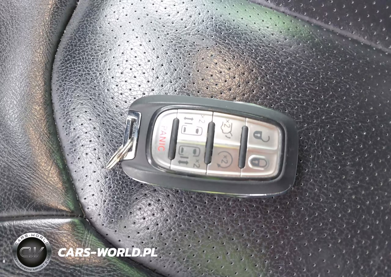 2022 Chrysler Pacifica Hybrid Touring L VIN:2C4RC1L73NR129814 - 11